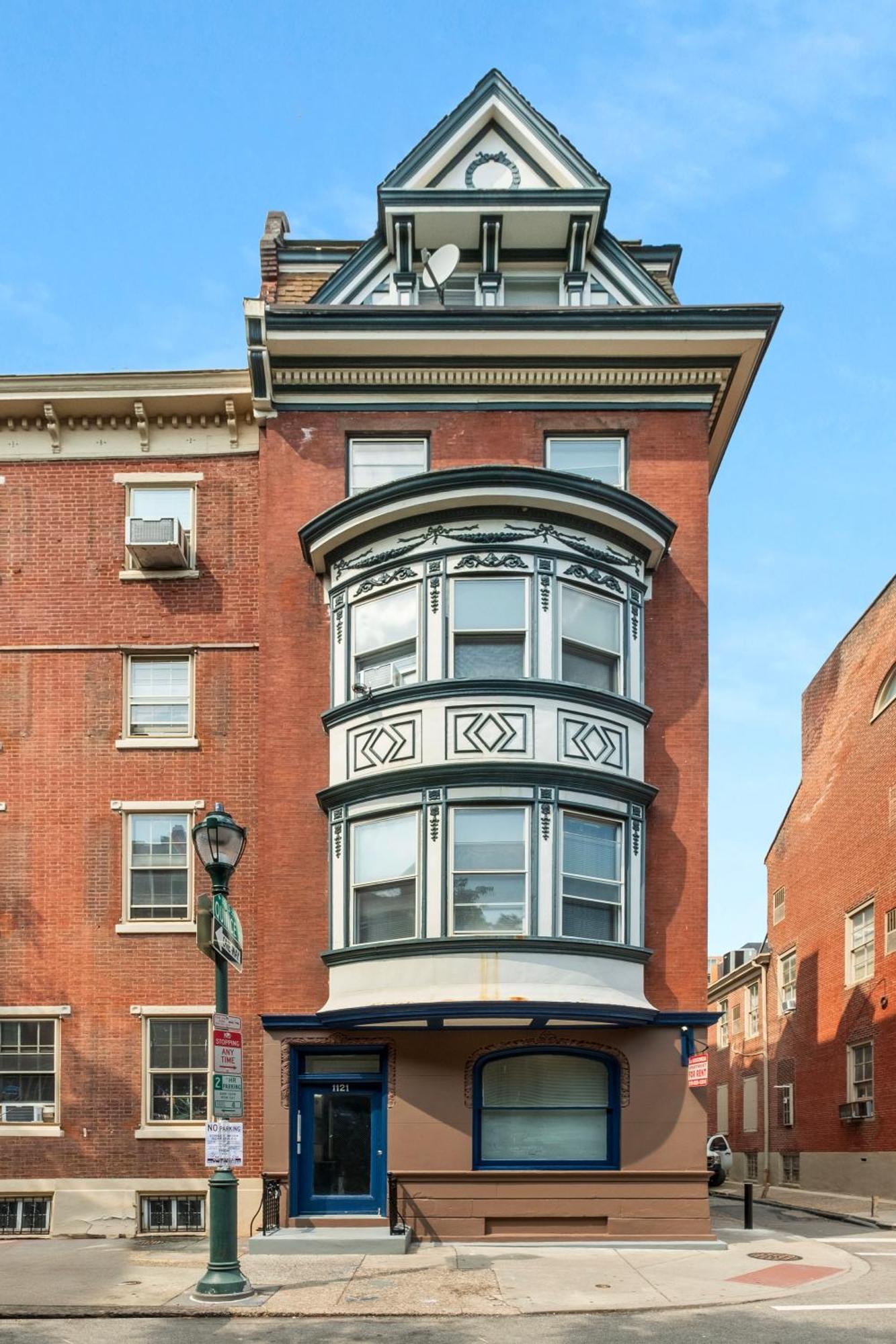 Exclusive Flat In Center *