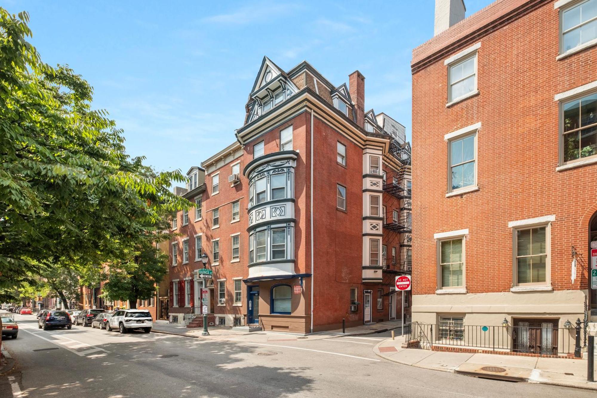 Exclusive Flat In Center Apartment
